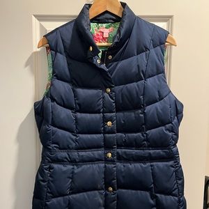 Lilly Pulitzer puffer vest. Navy. Zipped pockets. Size Large